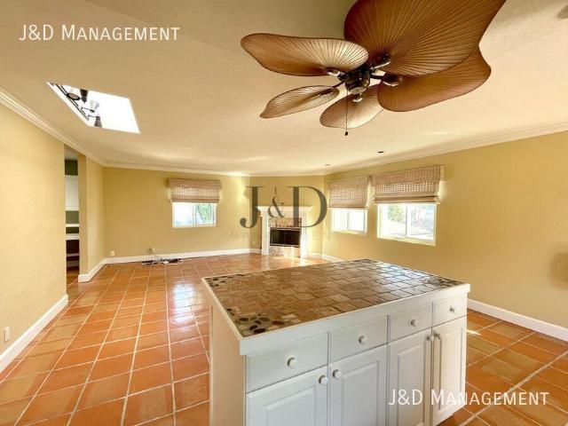 2 BR, 2 BA Apartment 1762 HORNBLEND ST, SAN DIEGO, CA 92109