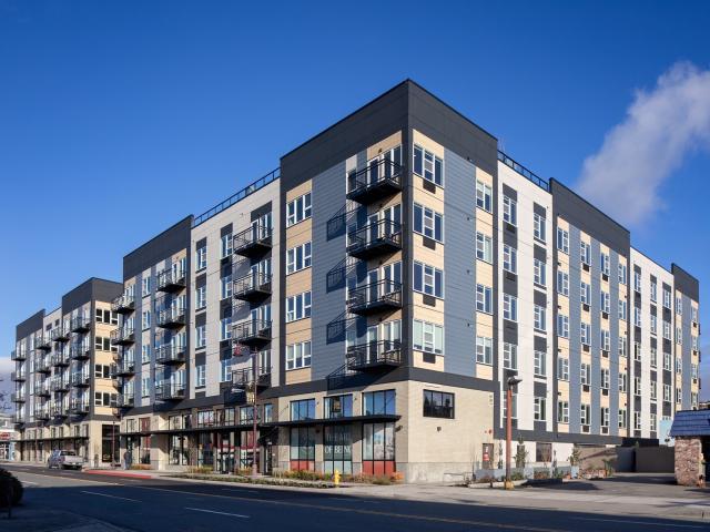 2 BR, 2 BA Apartment 17712 15th Avenue Northeast Unit 502, Seattle, WA 98155