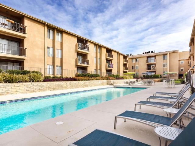 2 BR, 2 BA Apartment 17821 Lassen Street Unit 302, Northridge, CA 91325