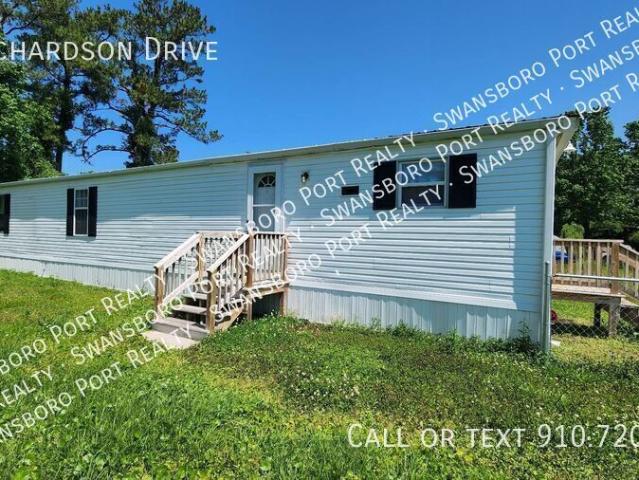2 BR, 2 BA Apartment 17 Richardson Drive, Hubert, NC 28539