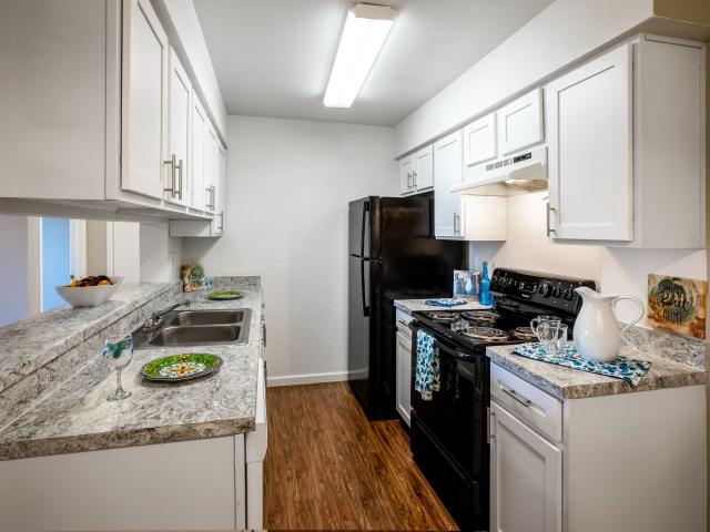 2 BR, 2 BA Apartment 1800 E Stassney Ln Unit 09924, Austin, TX 78744