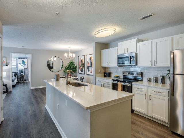 2 BR, 2 BA Apartment 1800 Southpoint Crossing Dr Unit 1016, Durham, NC 27713