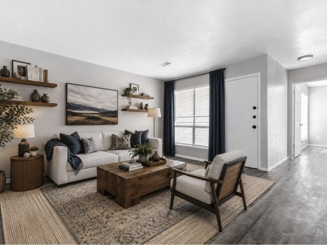2 BR, 2 BA Apartment 1800 W Washington St Unit 203, Sherman, TX 75092