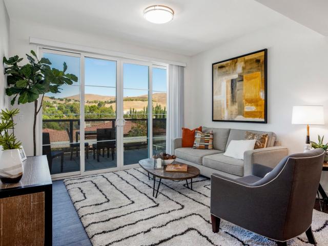 2 BR, 2 BA Apartment 1801 Los Feliz Drive Unit 201, Thousand Oaks, CA 91362