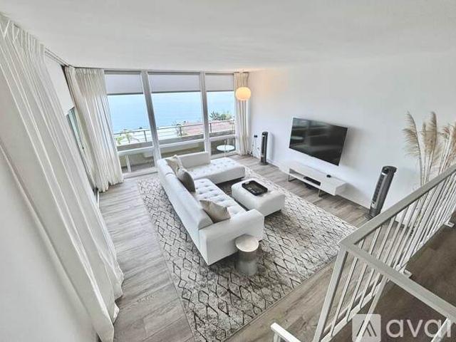 2 BR, 2 BA Apartment 18063 Coastline Dr, Unit 3, Malibu, CA 90265