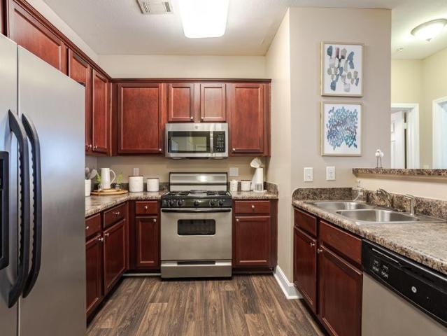2 BR, 2 BA Apartment 180 Waterview Dr Unit 1111, Oak Ridge, TN 37830