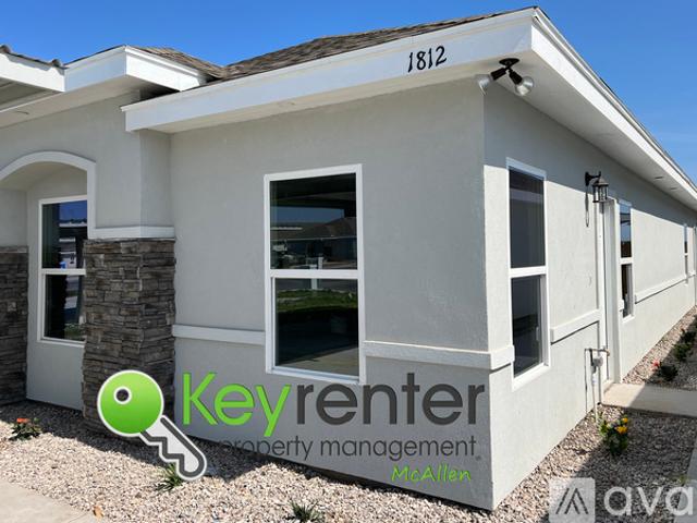2 BR, 2 BA Apartment 1812 Redbud Ln, Unit 1, Weslaco, TX 78596