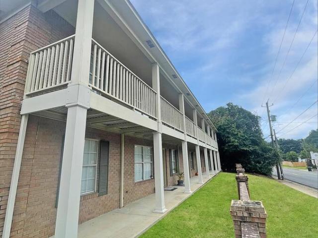 2 BR, 2 BA Apartment 1813 Hackberry Lane Unit, Tuscaloosa, AL 35401