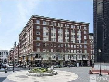 2 BR, 2 BA Apartment 181 Essex Street, Unit E602, Boston, MA 02111