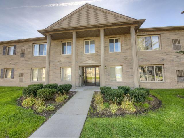 2 BR, 2 BA Apartment 18242 Middlebelt Rd Unit 252201, Livonia, MI 48152