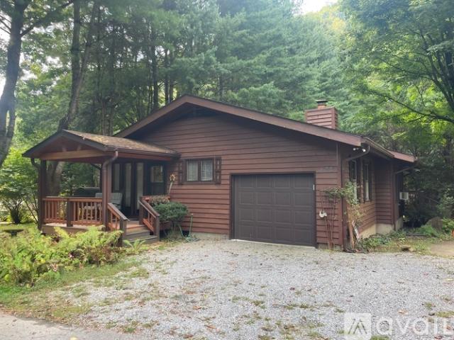 2 BR, 2 BA Apartment 182 Laurel Branch Road, Maggie Valley, NC 28751