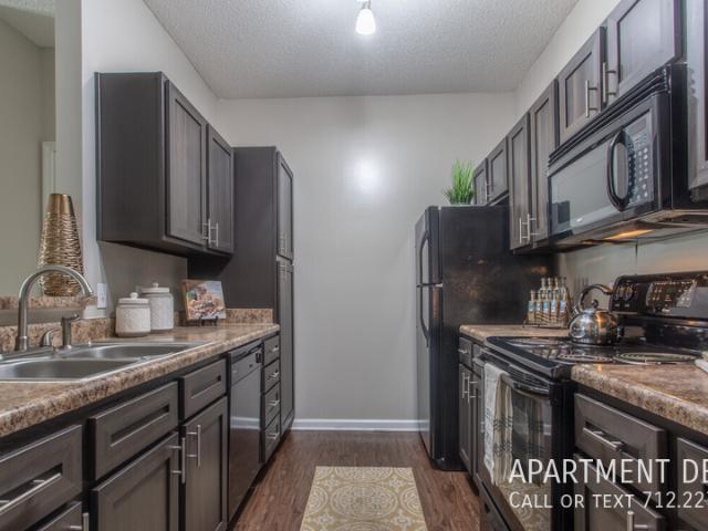 2 BR, 2 BA Apartment 1846 Longmire RdÂ, Conroe, TX 77304