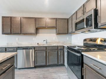 2 BR, 2 BA Apartment 1850 W. Pine St Baraboo, WI 53913