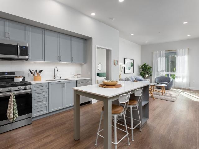 2 BR, 2 BA Apartment 185 S. State College Blvd Unit 001 5041, Brea, CA 92821