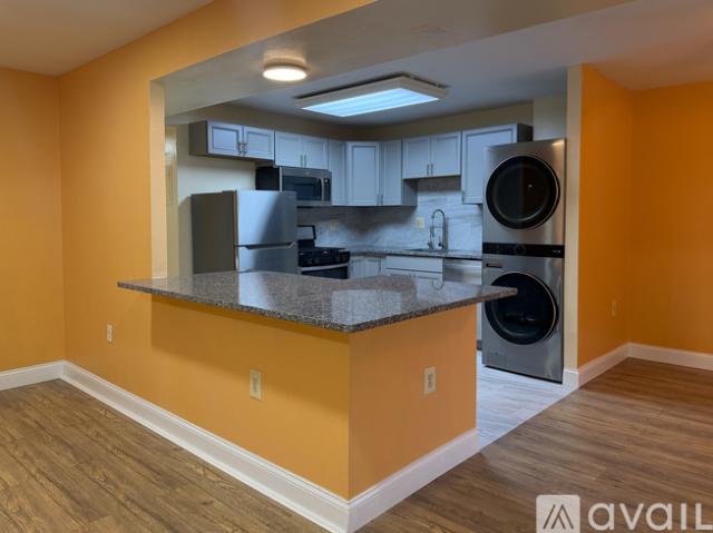 2 BR, 2 BA Apartment 18617 Walkers Choice Rd, Unit 1, Montgomery Village, MD 20886