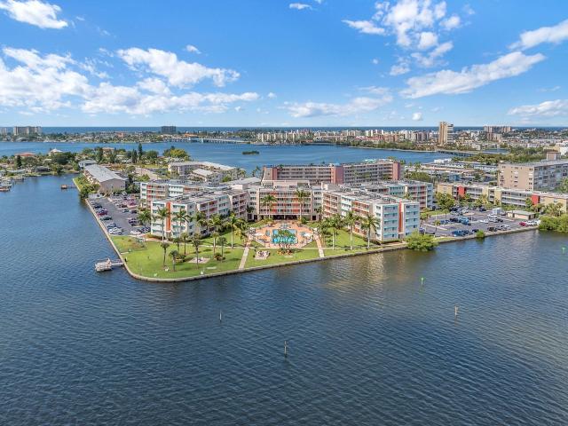 2 BR, 2 BA Apartment 1885 Shore Drive South Unit 139, Saint Petersburg, FL 33707