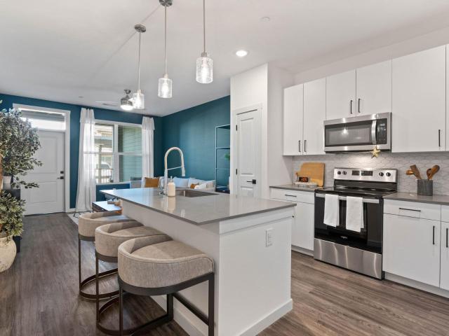 2 BR, 2 BA Apartment 1900 S Arizona Ave Unit 11 1102, Chandler, AZ 85286