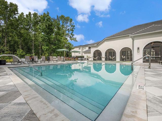 2 BR, 2 BA Apartment 1906 Griffin Road Unit 205, Lakeland, FL 33810
