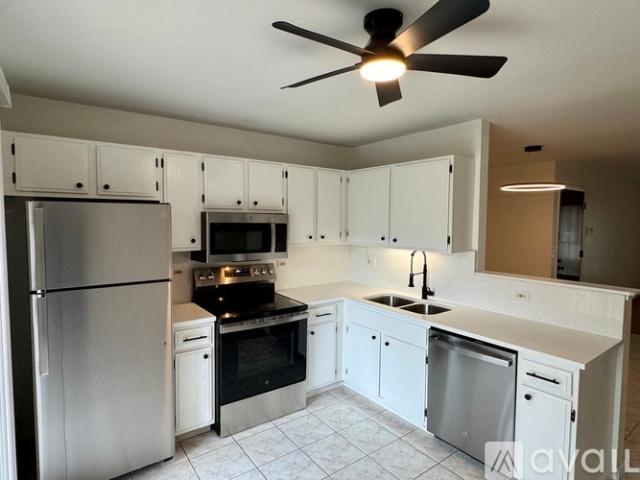 2 BR, 2 BA Apartment 194 South Waters Edge Drive, Unit 201, Glendale Heights, IL 60139