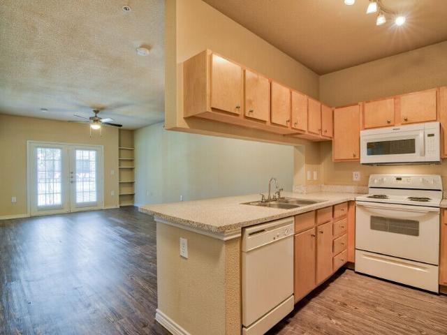 2 BR, 2 BA Apartment 19780 Atascocita Shores Drive Unit 0822, Humble, TX 77346