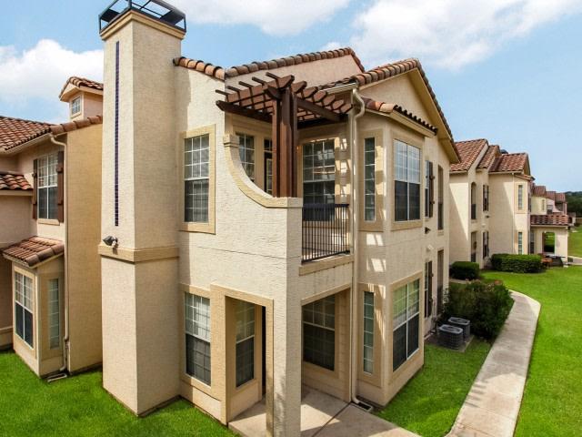2 BR, 2 BA Apartment 19950 Huebner Road Unit 9 905, San Antonio, TX 78258