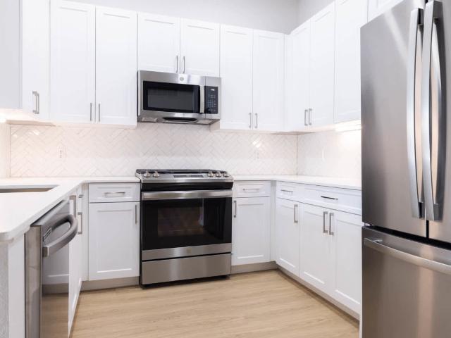 2 BR, 2 BA Apartment 10001 Venice Boulevard Unit 112, Los Angeles, CA 90034