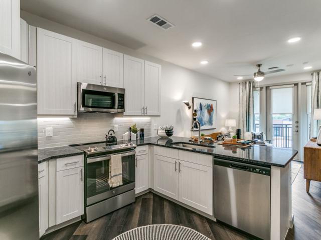 2 BR, 2 BA Apartment 1000 Grandy's Lane Unit 2409, Lewisville, TX 75077