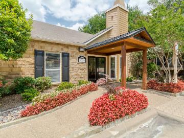2 BR, 2 BA Apartment 1000 East Ash Lane Unit 1906, Euless, TX 76039
