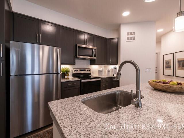 2 BR, 2 BA Apartment 1000 MP Clark Rd, Conroe, TX 77304