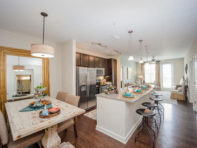 2 BR, 2 BA Apartment 1000 Parke Lane Court Unit 301, Birmingham, AL 35223
