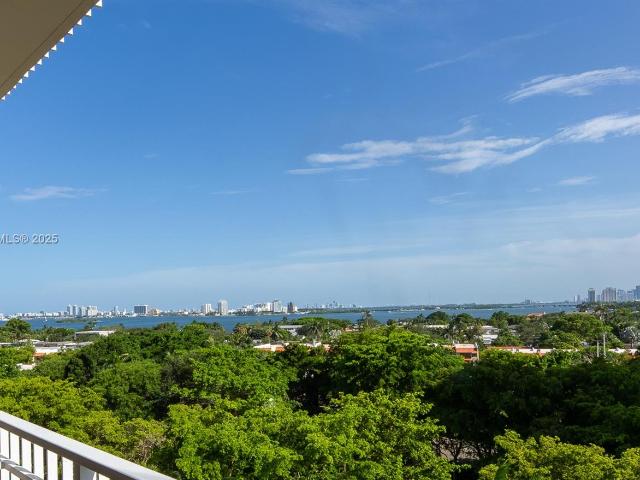 2 BR, 2 BA Apartment 1000 Quayside Terrace, Miami, FL 33138