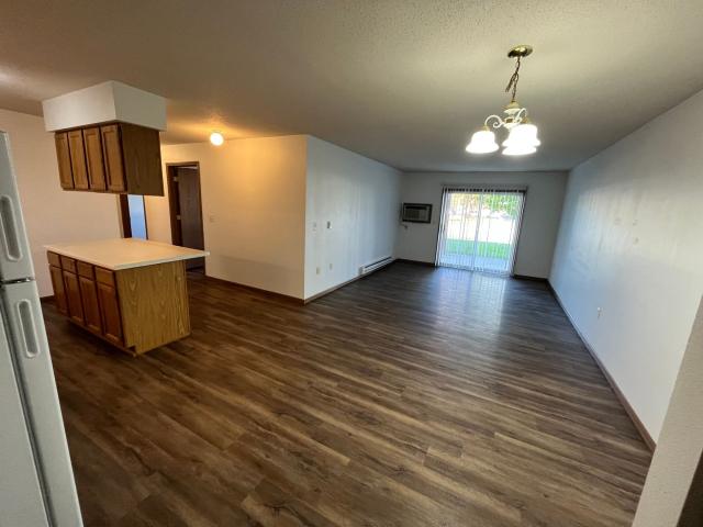 2 BR, 2 BA Apartment 1001 Grandview Ave, Tomah, WI 54660