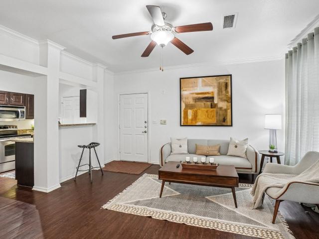 2 BR, 2 BA Apartment 1001 W 7th St Unit 0217, Fort Worth, TX 76102