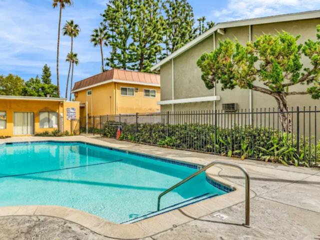 2 BR, 2 BA Apartment 10033 Sepulveda Boulevard, Unit D, Mission Hills, CA 91345