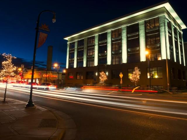 2 BR, 2 BA Apartment 1006 West Lake Street Unit 403, Minneapolis, MN 55408