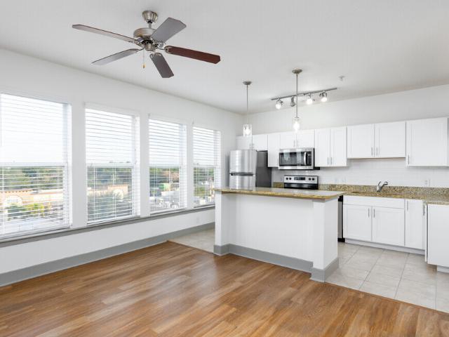 2 BR, 2 BA Apartment 100 West Grant Street Unit 5062, Orlando, FL 32806