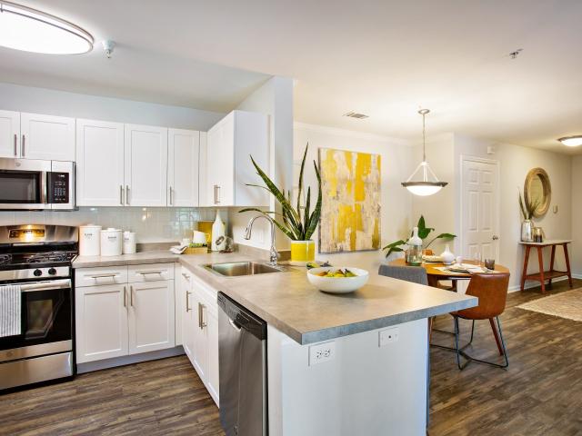 2 BR, 2 BA Apartment 100 Avalon Way Unit 28304, Lawrence Township, NJ 08648