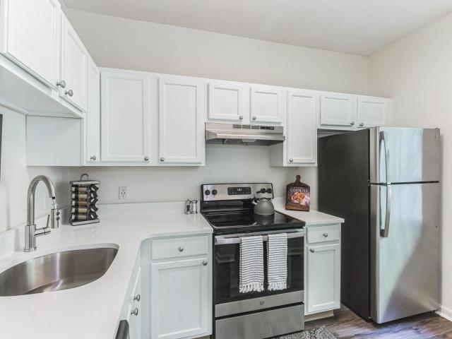 2 BR, 2 BA Apartment 100 Crossing Drive Unit 170 102, Cumberland, RI 02864