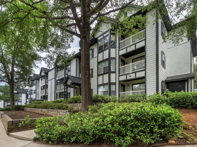 2 BR, 2 BA Apartment 100 Legacy Oaks Circle Unit 135, Roswell, GA 30076