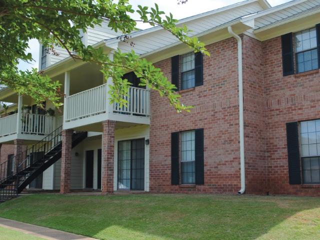 2 BR, 2 BA Apartment 100 McQueen Smith Rd Unit J06, Prattville, AL 36066