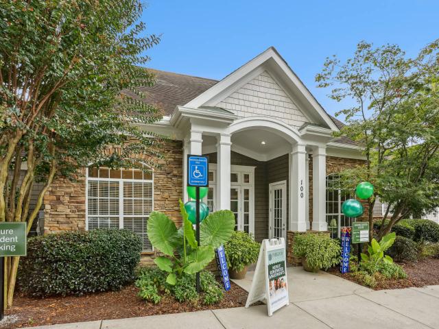 2 BR, 2 BA Apartment 100 Parkway Circle South Unit 0325, Atlanta, GA 30340