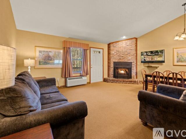 2 BR, 2 BA Apartment 1010 A Westwoods Drive, Unit 1055, Lake Harmony, PA 18624