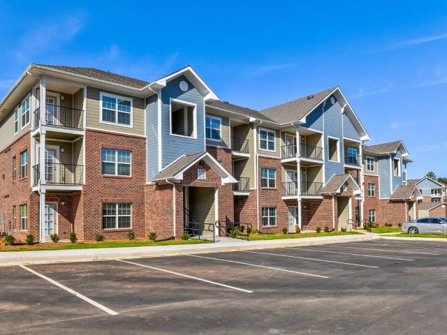 2 BR, 2 BA Apartment 1015 Deep Rock Circle Unit 27193, Charlotte, NC 28273