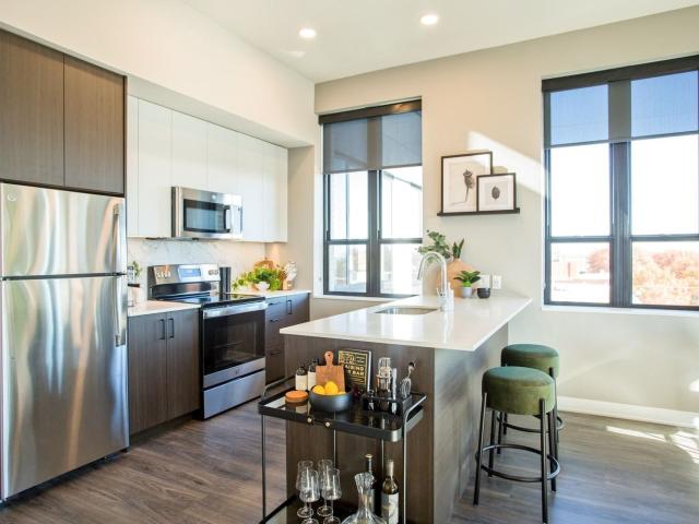 2 BR, 2 BA Apartment 1020 E Armour Boulevard Unit 612, Kansas City, MO 64109