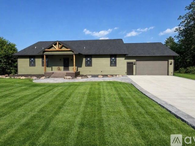 3 BR, 2 BA Apartment 1021 Quant Avenue North, Marine On Saint Croix, MN 55047