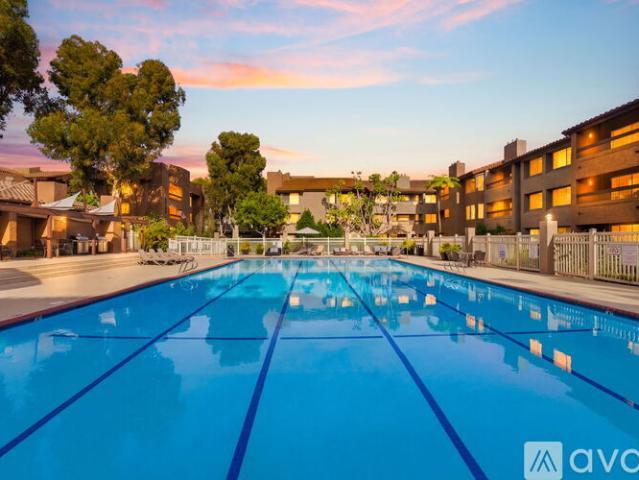 2 BR, 2 BA Apartment 10250 Caminito Cuervo, Unit 21, San Diego, CA 92108