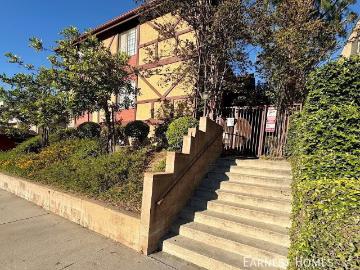 2 BR, 2 BA Apartment 10220 De Soto Avenue, Chatsworth, CA 91311