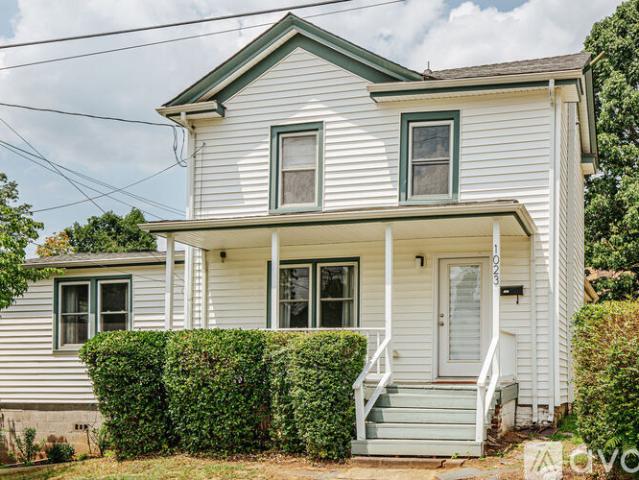 2 BR, 2 BA Apartment 1023 King St, Charlottesville, VA 22903