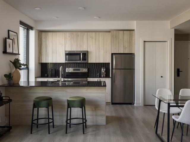 2 BR, 2 BA Apartment 1025 East Armour Boulevard Unit 706, Kansas City, MO 64109