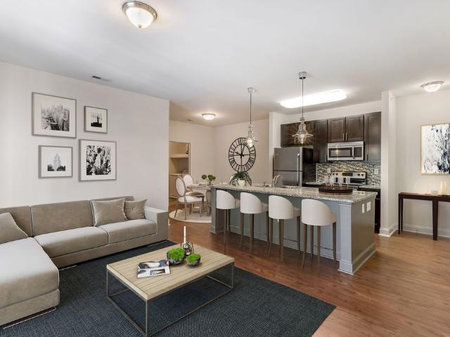 2 BR, 2 BA Apartment 1025 W 6th St Unit 205, Charlotte, NC 28202